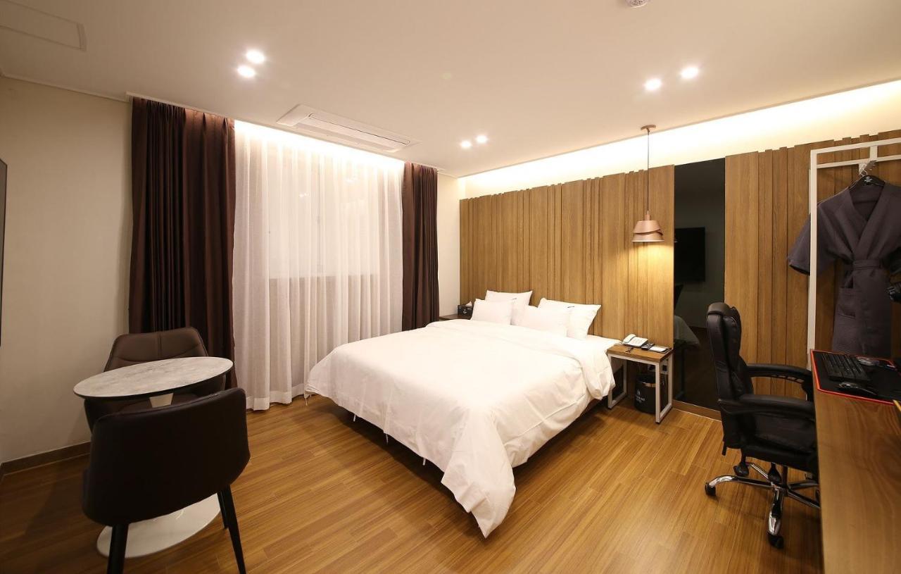 Brown Dot Hotel Sinan Kvangdzsu Kültér fotó