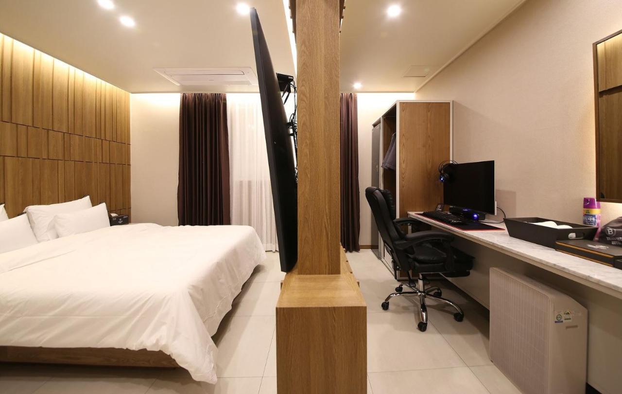 Brown Dot Hotel Sinan Kvangdzsu Kültér fotó