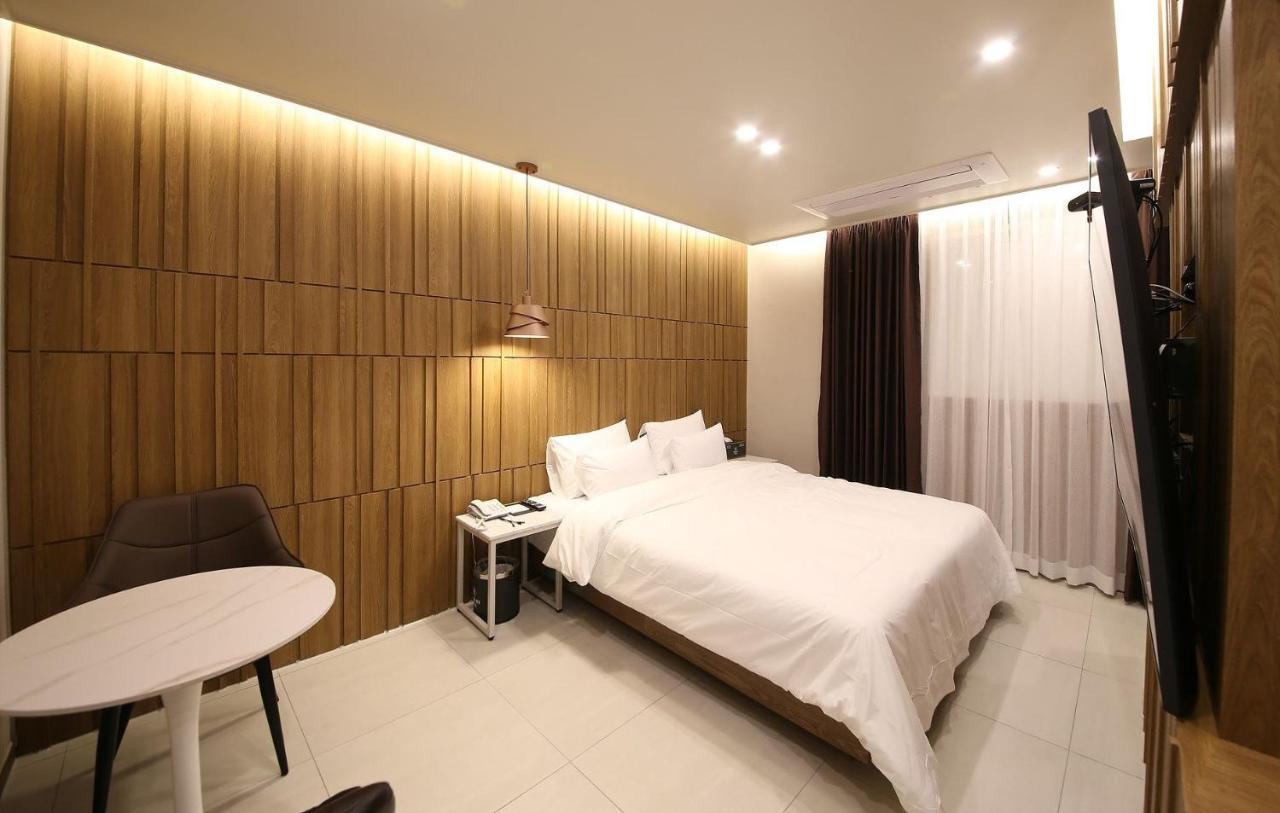 Brown Dot Hotel Sinan Kvangdzsu Kültér fotó