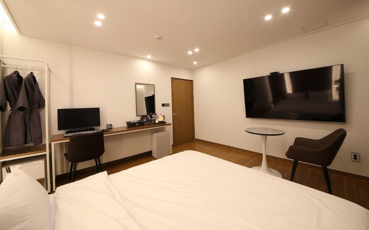 Brown Dot Hotel Sinan Kvangdzsu Kültér fotó