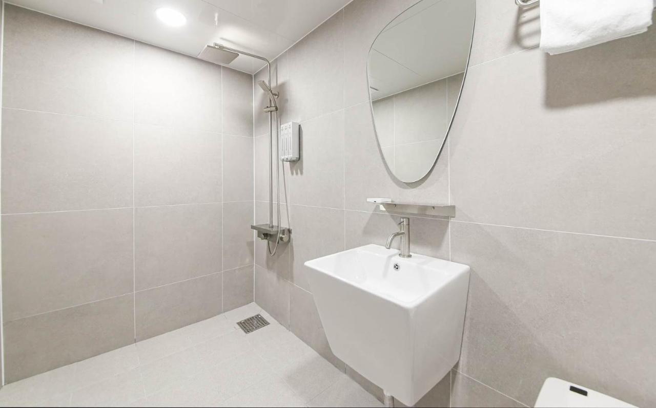 Brown Dot Hotel Sinan Kvangdzsu Kültér fotó