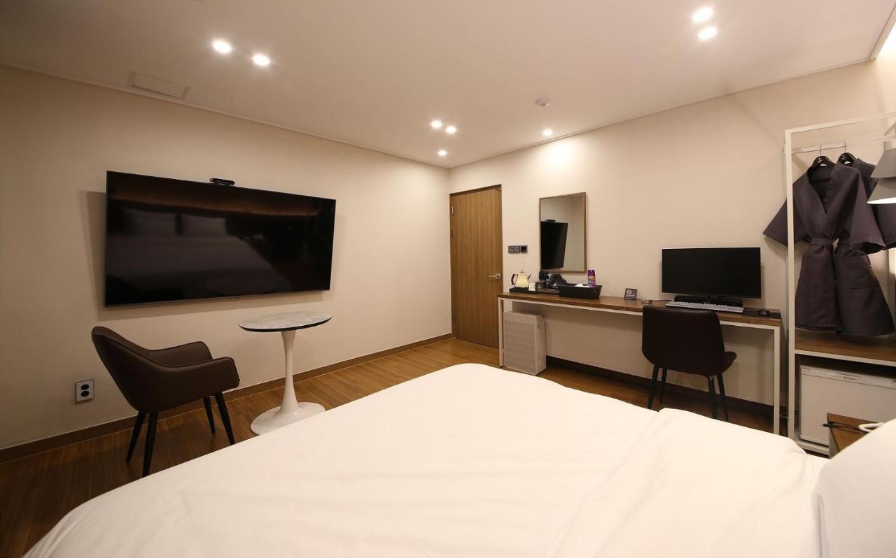 Brown Dot Hotel Sinan Kvangdzsu Kültér fotó