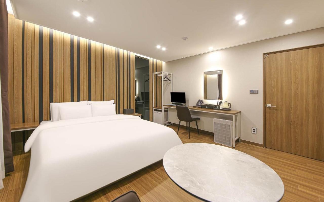 Brown Dot Hotel Sinan Kvangdzsu Kültér fotó