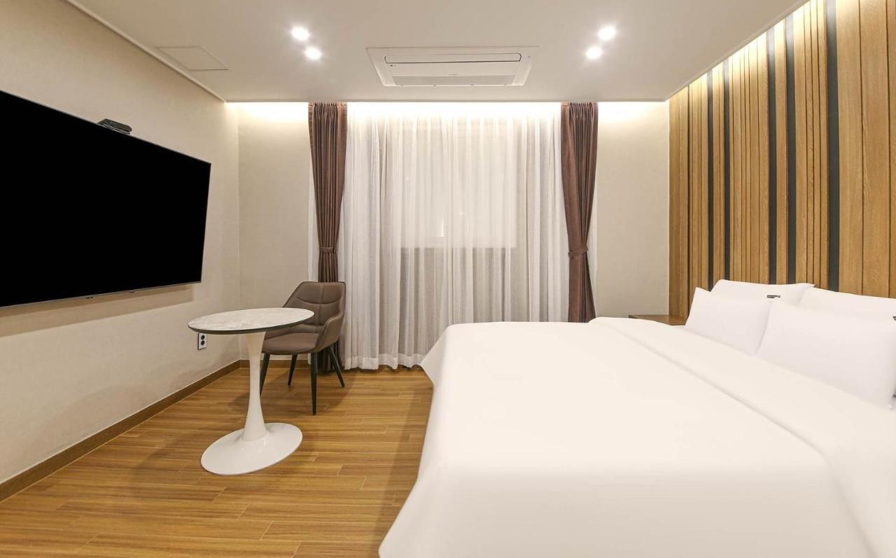 Brown Dot Hotel Sinan Kvangdzsu Kültér fotó