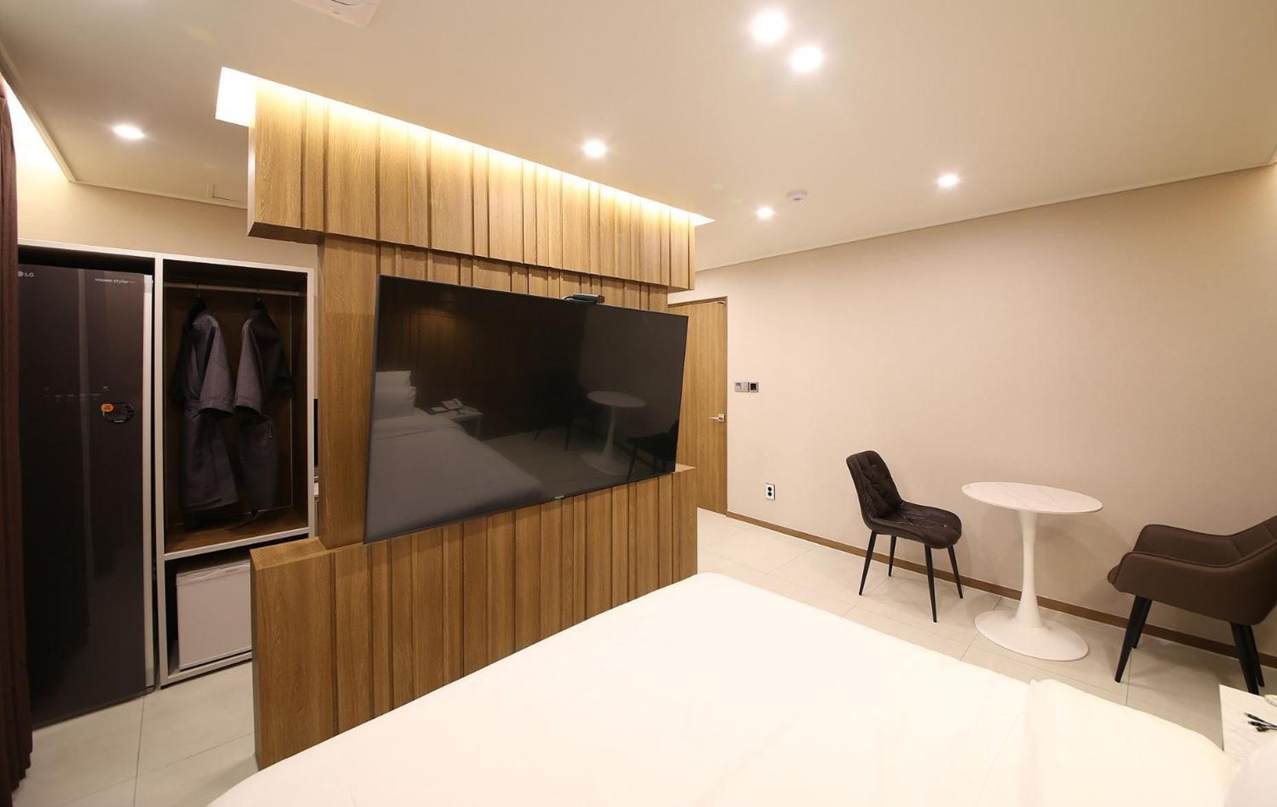 Brown Dot Hotel Sinan Kvangdzsu Kültér fotó
