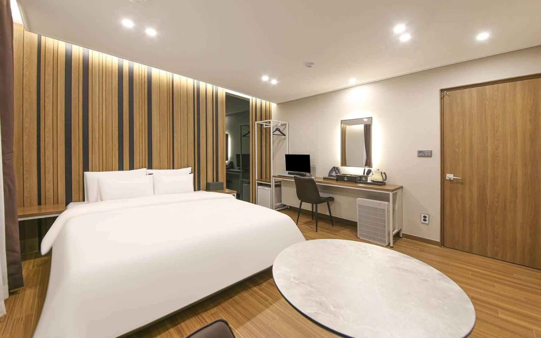 Brown Dot Hotel Sinan Kvangdzsu Kültér fotó